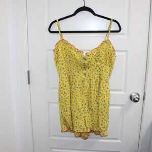 URBAN OUTFITTERS YELLOW ROMPER MEDIUM FLORAL SWEETHEART NECK BETTI PRINT LINEN